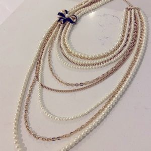 STUNNING WHBM GRADUATED PEARL NECKLACE.